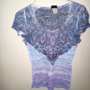 Paisley design tee